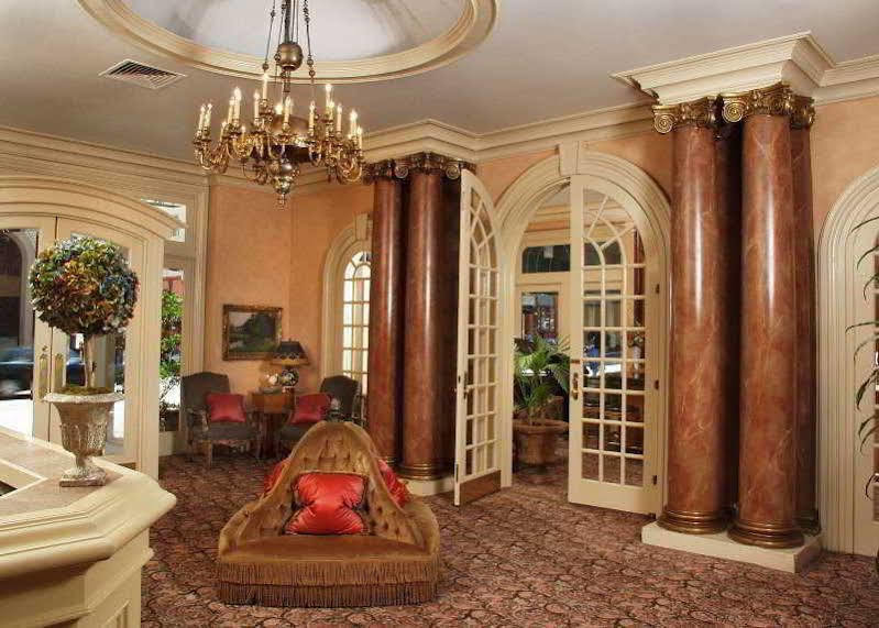 Warwick Hotel